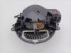 BMW 3 serie Touring (F31) 320d 2.0 16V Moteur de ventilation chauffage
