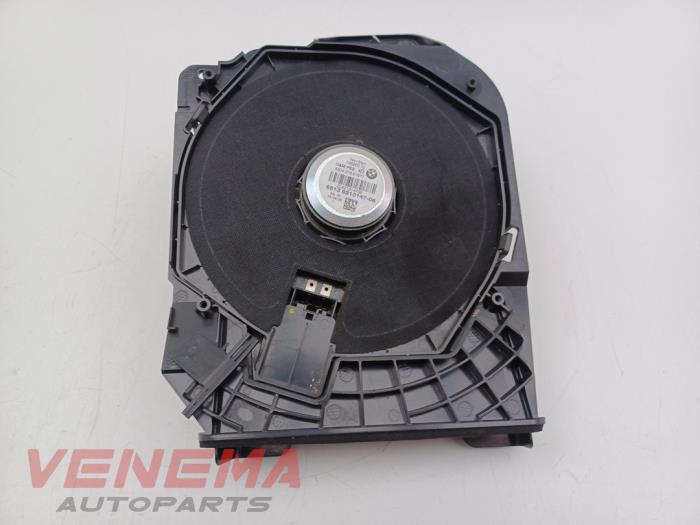 Używane Glosnik BMW 3 serie Touring (F31) 320d 2.0 16V Cena € 19,99 Procedura marży oferowane przez Venema Autoparts