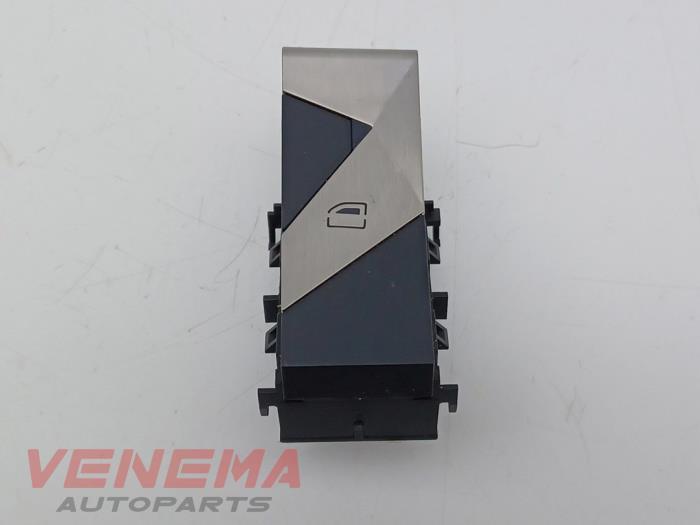 Usados Interruptor de ventanilla eléctrica DS Automobiles DS 7 Crossback 2.0 BlueHDi 180 Precio € 29,99 Norma de margen ofrecido por Venema Autoparts