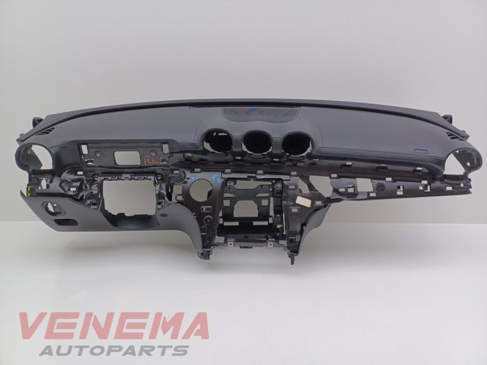 Używane Panel Mercedes C (W206) C-200 1.5 EQ Boost 4-Matic Cena € 483,99 Z VAT oferowane przez Venema Autoparts