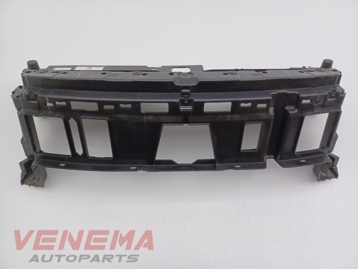 Begagnade Front DS Automobiles DS 7 Crossback 2.0 BlueHDi 180 Pris € 74,99 Marginaltabell erbjuds av Venema Autoparts
