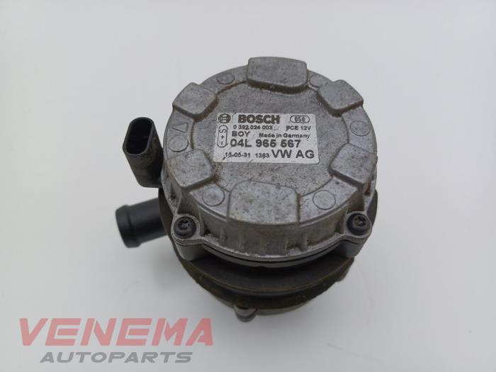 Usagé Pompe à eau Audi A3 Sportback (8VA/8VF) 1.4 TFSI 16V e-tron Prix € 14,99 Règlement à la marge proposé par Venema Autoparts