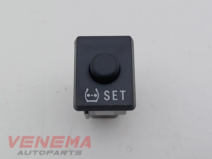 Begagnade Tryckströmvakt Toyota Aygo (B40) 1.0 12V VVT-i Pris € 9,99 Marginaltabell erbjuds av Venema Autoparts