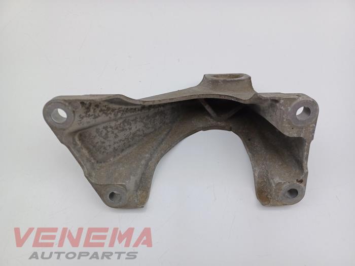 Used Engine mount BMW 4 serie Gran Coupe (F36) 435i 3.0 24V Price € 19,99 Margin scheme offered by Venema Autoparts