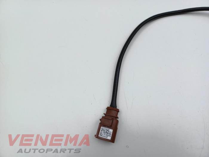 Lambda probe from a Volkswagen Golf Sportsvan (AUVS) 1.0 TSI 12V BlueMotion Technology 2018