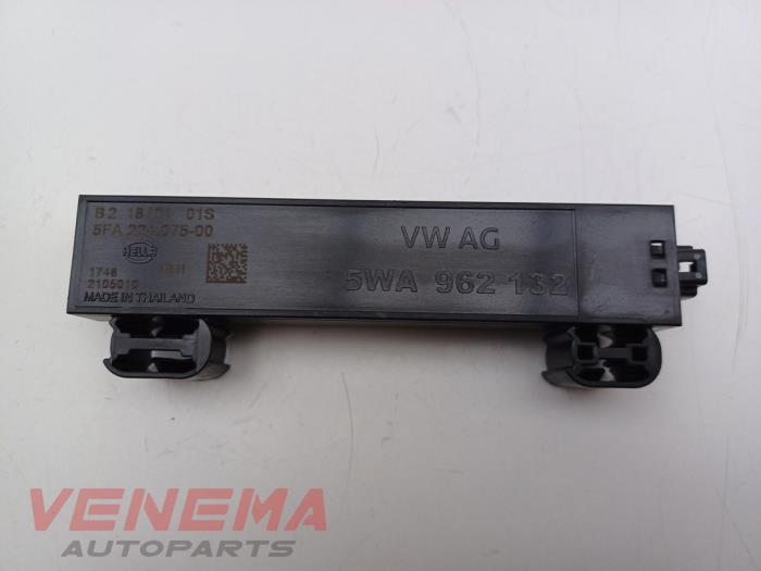 Używane Keyless Entry-Antena Seat Leon (KLB) 1.0 TSI 12V Cena € 9,99 Procedura marży oferowane przez Venema Autoparts