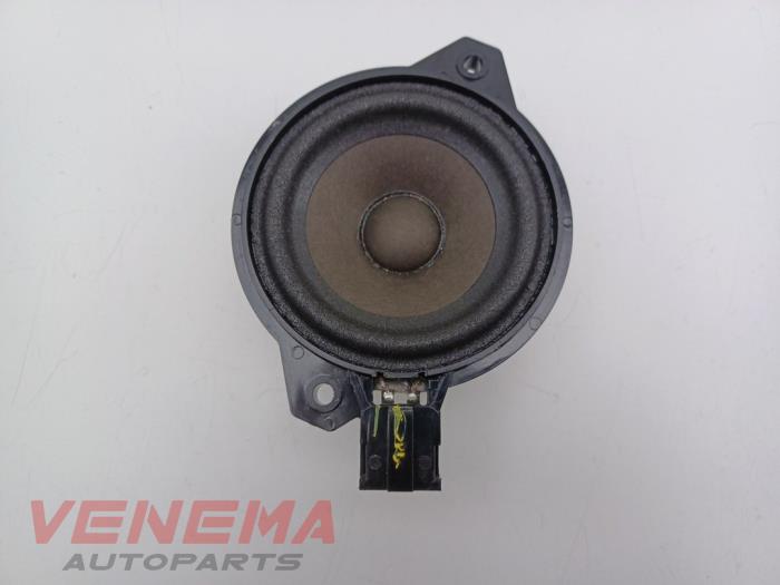 Używane Glosnik Seat Leon (KLB) 1.0 TSI 12V Cena € 9,99 Procedura marży oferowane przez Venema Autoparts