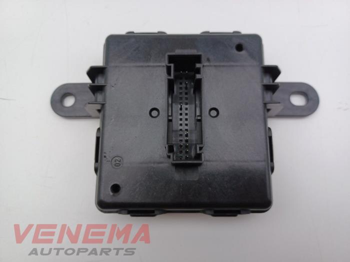 Używane Modul keyless vehicle Seat Leon (KLB) 1.0 TSI 12V Cena € 34,99 Procedura marży oferowane przez Venema Autoparts