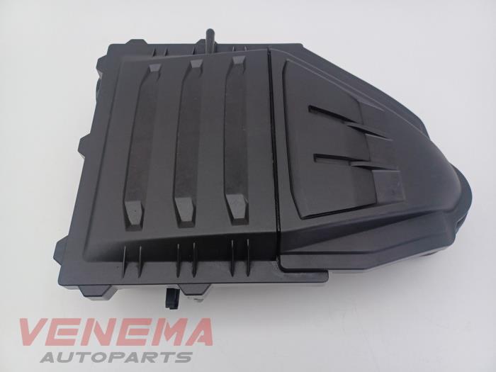 Begagnade Luftfilterhus Volkswagen Golf Sportsvan (AUVS) 1.0 TSI 12V BlueMotion Technology Pris € 13,99 Marginaltabell erbjuds av Venema Autoparts