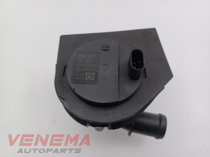 Begagnade Vattenpump Volkswagen Golf Sportsvan (AUVS) 1.0 TSI 12V BlueMotion Technology Pris € 19,99 Marginaltabell erbjuds av Venema Autoparts