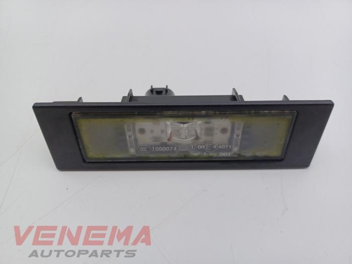 Begagnade Nummerskyltbelysning Mini Clubman (F54) 2.0 Cooper S 16V Pris € 99,99 Marginaltabell erbjuds av Venema Autoparts