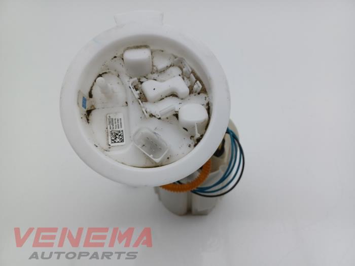 Usagé Pompe à carburant BMW 1 serie (F40) 118i 1.5 TwinPower 12V Prix € 69,99 Règlement à la marge proposé par Venema Autoparts