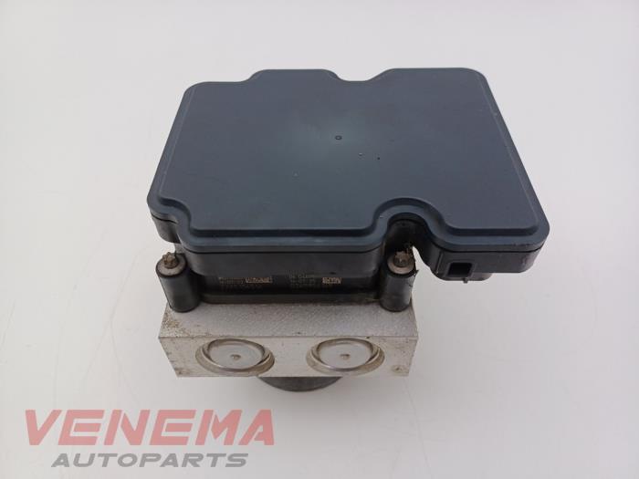 Usagé Bloc ABS Opel Movano 2.3 CDTi Biturbo 16V FWD Prix € 249,99 Règlement à la marge proposé par Venema Autoparts