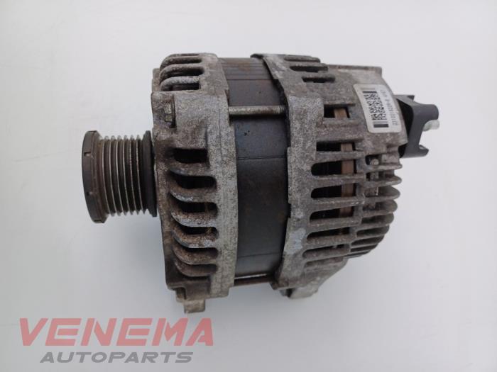 Dynamo van een Opel Movano 2.3 CDTi Biturbo 16V FWD 2015