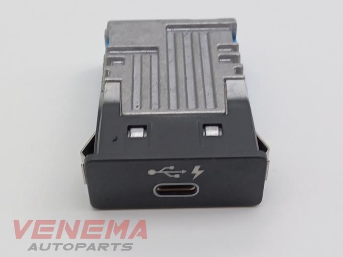USB socket connector