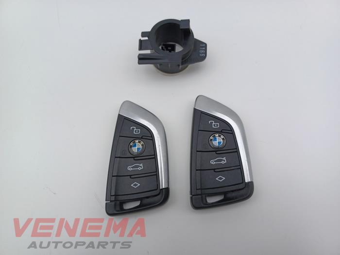 Używane Klucz BMW 1 serie (F40) 118i 1.5 TwinPower 12V Cena € 149,99 Procedura marży oferowane przez Venema Autoparts