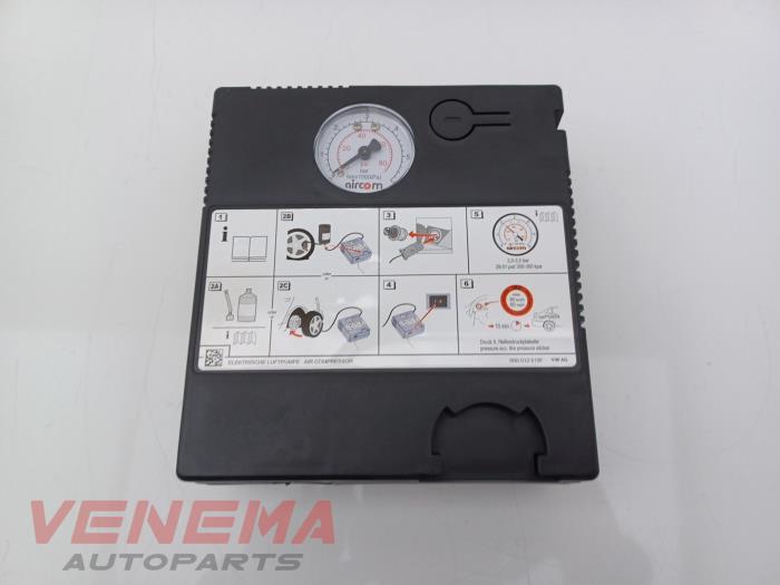 Używane Pompa do opon Audi Q3 (F3B) 1.4 45 TFSI e 16V Cena € 30,24 Z VAT oferowane przez Venema Autoparts