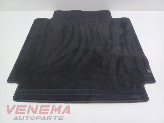 Begagnade Bagagematta Mercedes E Estate (S213) E-220d 2.0 Turbo 16V Pris € 39,99 Marginaltabell erbjuds av Venema Autoparts