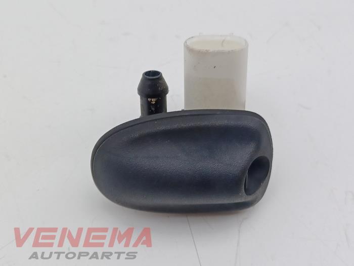 Używane Spryskiwacz przód Mini Clubman (F54) 2.0 Cooper S 16V Cena € 9,99 Procedura marży oferowane przez Venema Autoparts