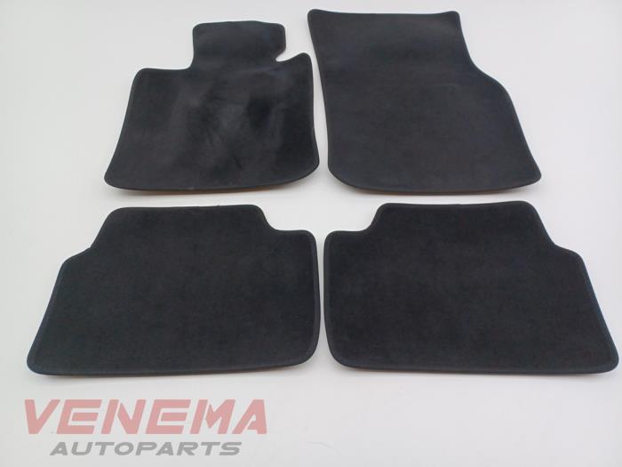 Gebrauchte Matten Set Mini Clubman (F54) 2.0 Cooper S 16V Preis € 49,99 Margenregelung angeboten von Venema Autoparts