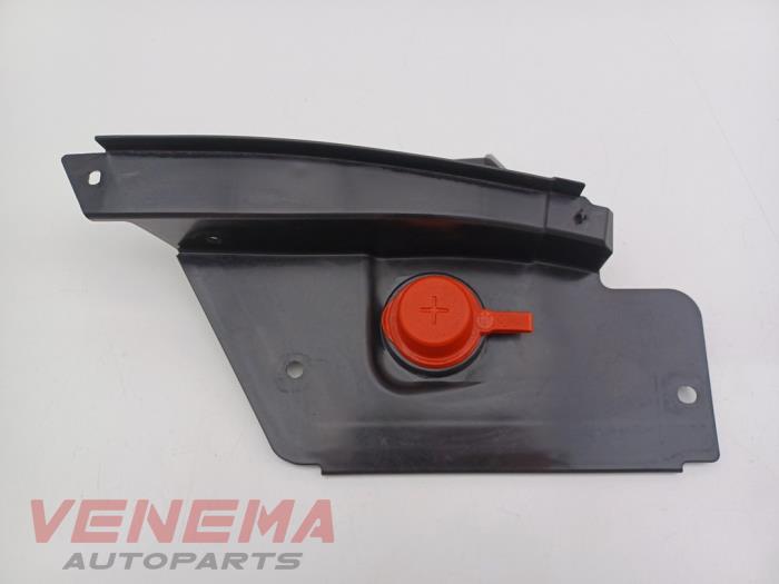 Begagnade Batterilock Mini Clubman (F54) 2.0 Cooper S 16V Pris € 14,99 Marginaltabell erbjuds av Venema Autoparts