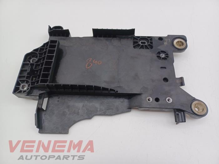 Begagnade Batterilåda Mini Clubman (F54) 2.0 Cooper S 16V Pris € 14,99 Marginaltabell erbjuds av Venema Autoparts