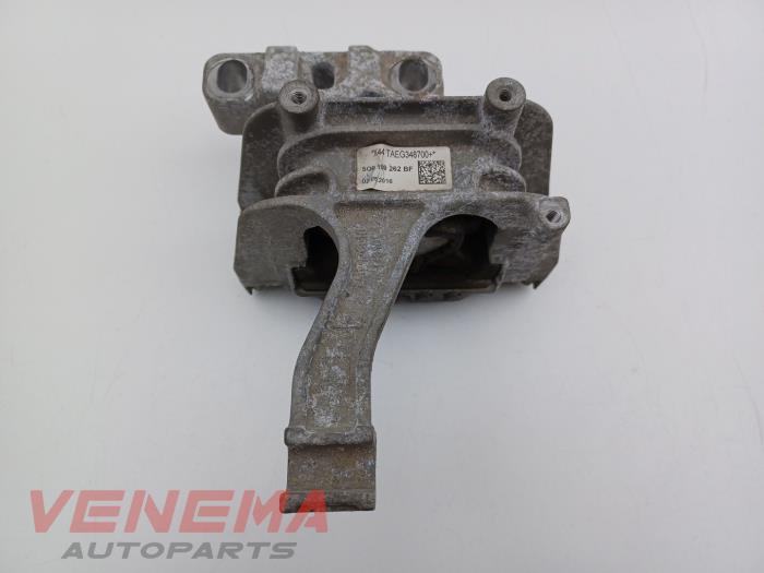 Usagé Support moteur Volkswagen Golf VII Variant (AUVV) 1.4 TGI 16V Prix € 19,99 Règlement à la marge proposé par Venema Autoparts