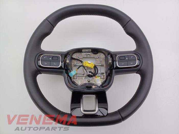 Używane Kierownica Citroen C5 Aircross I (A4/AC/AJ/AR) 1.2 PureTech Hybrid 136 Cena € 99,99 Procedura marży oferowane przez Venema Autoparts