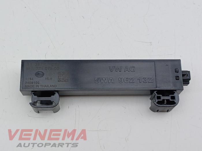 Używane Keyless Entry-Antena Cupra Formentor 1.5 e-Hybrid VZ 16V Cena € 9,99 Procedura marży oferowane przez Venema Autoparts