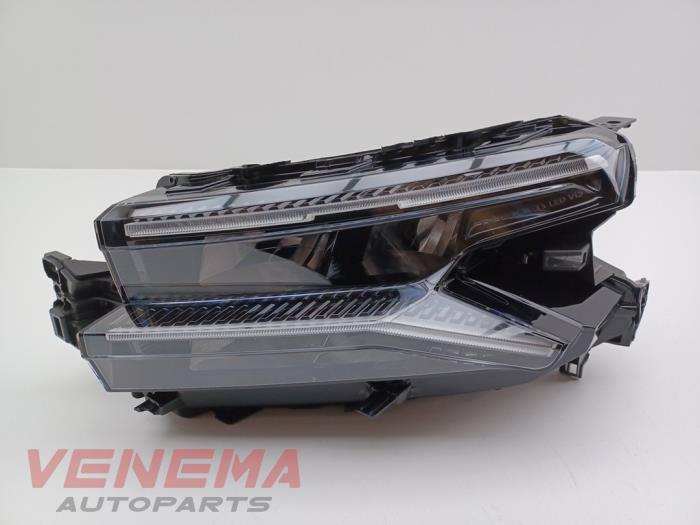 Używane Reflektor lewy Citroen C5 Aircross I (A4/AC/AJ/AR) 1.2 PureTech Hybrid 136 Cena € 399,99 Procedura marży oferowane przez Venema Autoparts