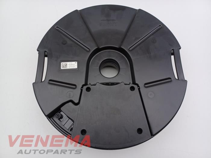 Gebrauchte Subwoofer Cupra Formentor 1.5 e-Hybrid VZ 16V Preis € 69,99 Margenregelung angeboten von Venema Autoparts