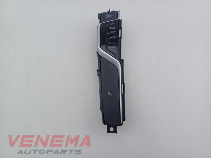 Używane Przelacznik BMW 5 serie (G30) 540d xDrive 3.0 TwinPower Turbo 24V Cena € 74,99 Procedura marży oferowane przez Venema Autoparts