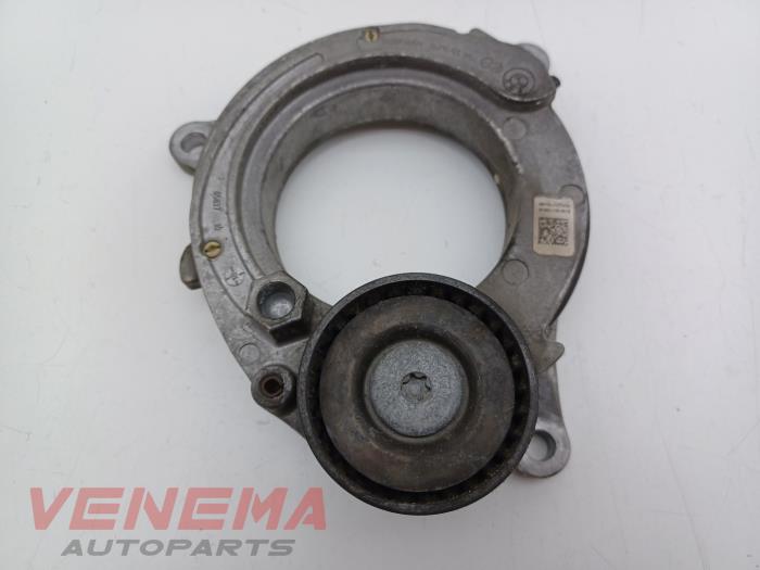 Usados Rodillo tensor correa múltiple BMW 5 serie (G30) 540d xDrive 3.0 TwinPower Turbo 24V Precio € 34,99 Norma de margen ofrecido por Venema Autoparts