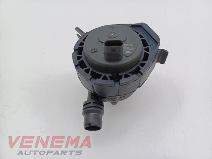 Begagnade Extra vattenpump Citroen C5 Aircross I (A4/AC/AJ/AR) 1.2 PureTech Hybrid 136 Pris € 39,99 Marginaltabell erbjuds av Venema Autoparts