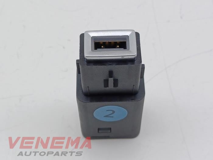 USB socket connector