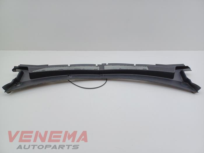 Używane Parawan Citroen C5 Aircross I (A4/AC/AJ/AR) 1.2 PureTech Hybrid 136 Cena € 39,99 Procedura marży oferowane przez Venema Autoparts