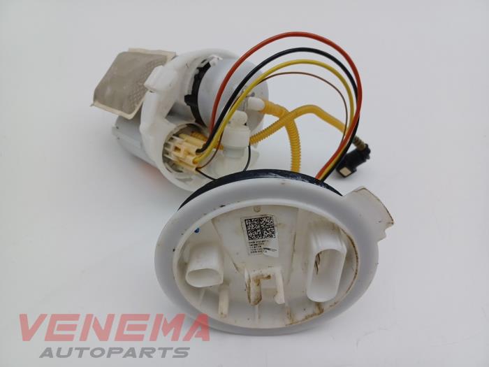 Usagé Pompe à carburant Audi A4 Avant (B9) 2.0 35 TFSI Mild Hybrid 16V Prix € 39,99 Règlement à la marge proposé par Venema Autoparts