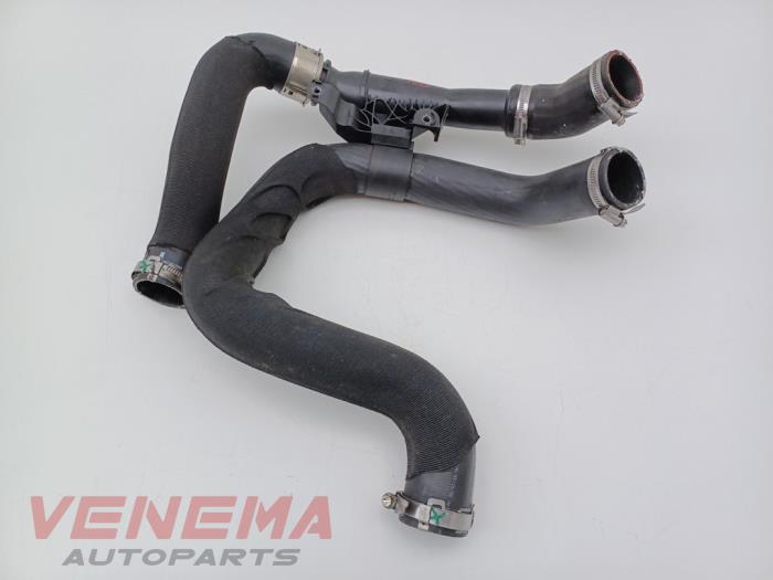 Usagé Tuyau intercooler Citroen C5 Aircross I (A4/AC/AJ/AR) 1.2 PureTech Hybrid 136 Prix € 39,99 Règlement à la marge proposé par Venema Autoparts