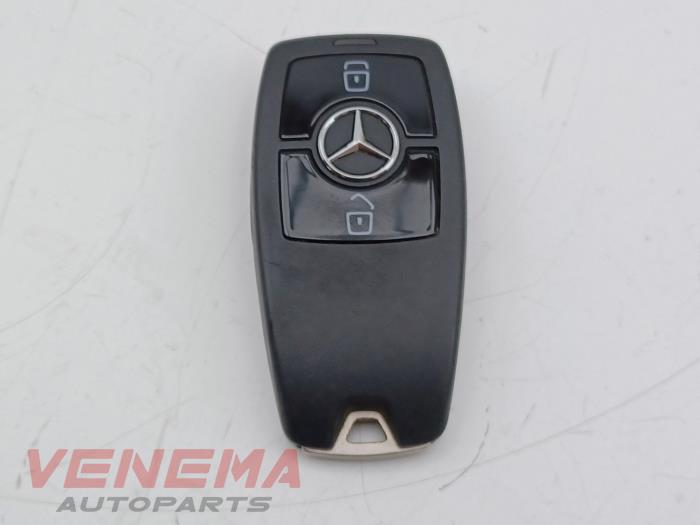 Używane Klucz Mercedes Sprinter 3,5t (910.0/910.1/907.1/907.2) 316 CDI 2.1 D RWD Cena € 99,99 Procedura marży oferowane przez Venema Autoparts