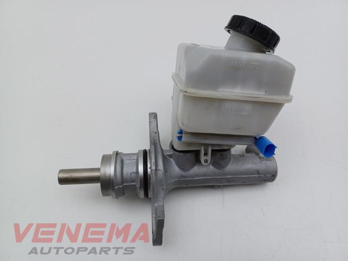 Usagé Cylindre de frein principal Mercedes Sprinter 3,5t (910.0/910.1/907.1/907.2) 316 CDI 2.1 D RWD Prix € 24,99 Règlement à la marge proposé par Venema Autoparts