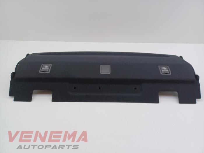 Używane Pólka tylna Mercedes A Limousine (177.1) 2.0 A-250 Turbo 16V Mild Hybrid 4Matic Cena € 199,99 Procedura marży oferowane przez Venema Autoparts