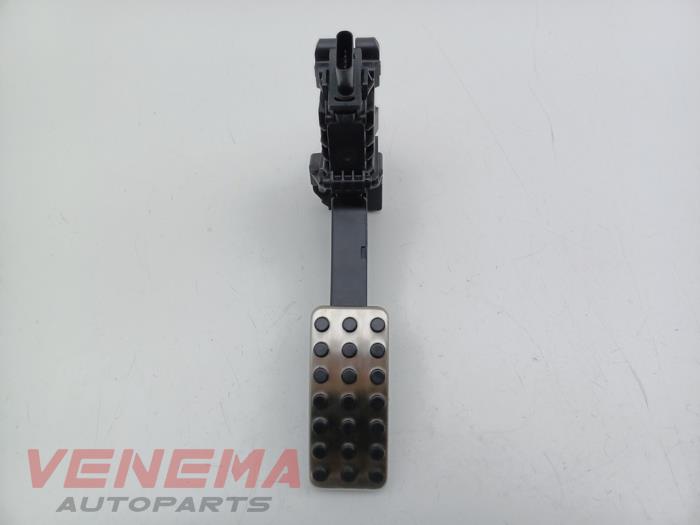 Używane Pedal gazu Mercedes A Limousine (177.1) 2.0 A-250 Turbo 16V Mild Hybrid 4Matic Cena € 9,99 Procedura marży oferowane przez Venema Autoparts