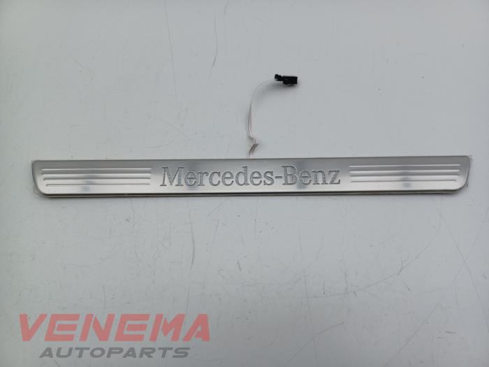 Nya Innerbelysning Mercedes A Limousine (177.1) 2.0 A-250 Turbo 16V Mild Hybrid 4Matic Pris € 36,29 Inklusive moms erbjuds av Venema Autoparts