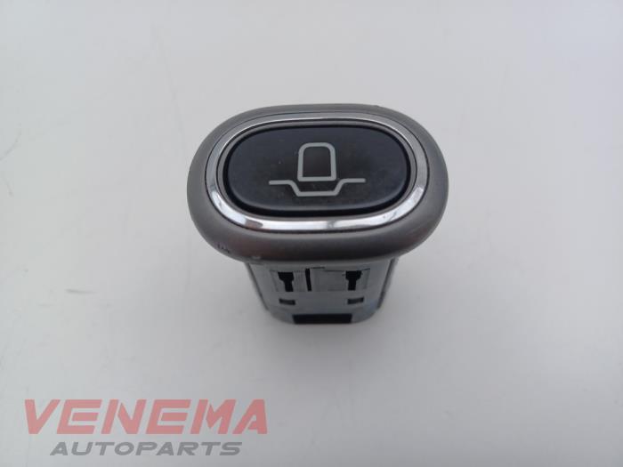 Używane Przelacznik Fiat Panda (312) 0.9 TwinAir Turbo 85 Cena € 29,99 Procedura marży oferowane przez Venema Autoparts