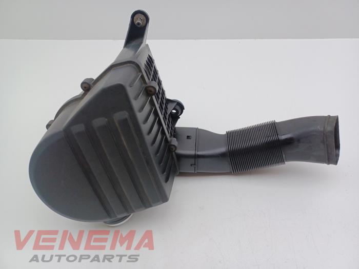 Begagnade Luftfilterhus Volkswagen Polo V (6R) 1.4 GTI 16V Pris € 49,99 Marginaltabell erbjuds av Venema Autoparts