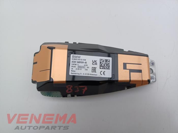 Używane Antena BMW 1 serie (F70) 120 1.5 TwinPower Turbo 12V Cena € 34,99 Procedura marży oferowane przez Venema Autoparts