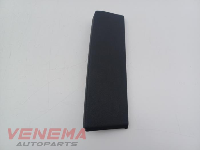 Używane Element deski rozdzielczej BMW 1 serie (F70) 120 1.5 TwinPower Turbo 12V Cena € 9,99 Procedura marży oferowane przez Venema Autoparts
