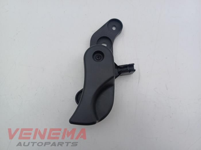 Hood release handle