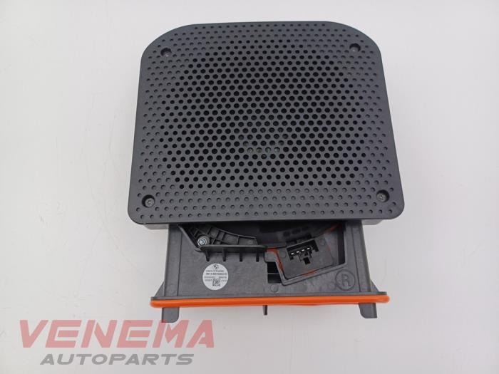 Begagnade Bashögtalare BMW 1 serie (F70) 120 1.5 TwinPower Turbo 12V Pris € 199,99 Marginaltabell erbjuds av Venema Autoparts
