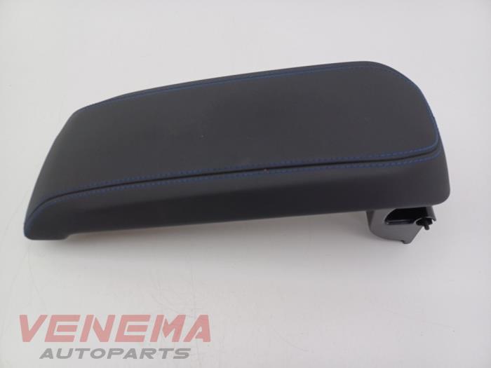 Begagnade Armstöd BMW 1 serie (F70) 120 1.5 TwinPower Turbo 12V Pris € 74,99 Marginaltabell erbjuds av Venema Autoparts
